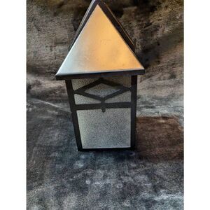 Progress Lighting vintage out door mid century. In good condition. Mid century